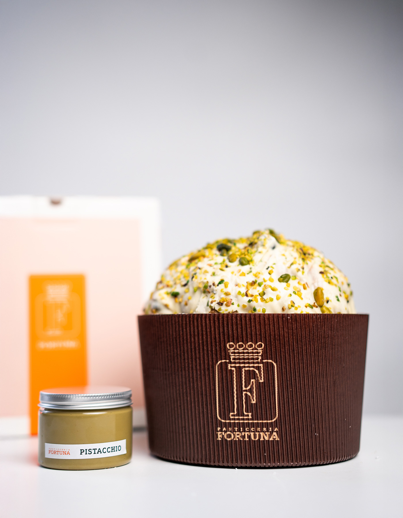 Panettone Artigianale alle Amarene - pasticceria fortuna Panettone Artigianale alle Amarene - pasticceria fortuna